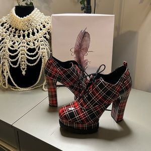 Jessica Simpson Platforms